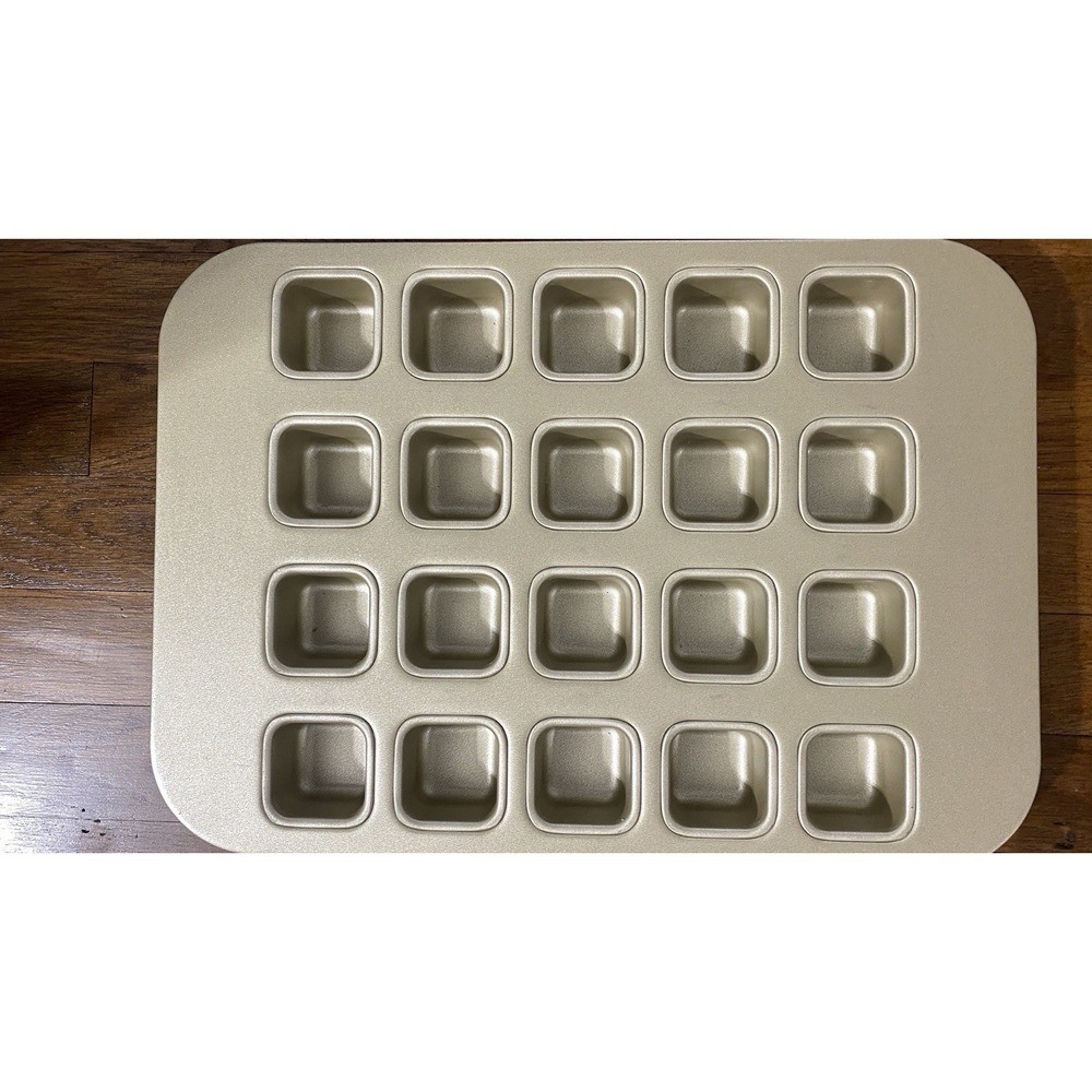 Mini Square Baking Pan 1.75" x 1.75" x 1" 20 Count Williams Sonoma Goldtouch